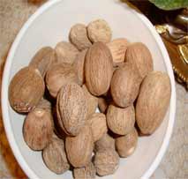 Jaiphal (Nutmeg)